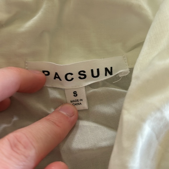 Button down - Picture 2 of 2